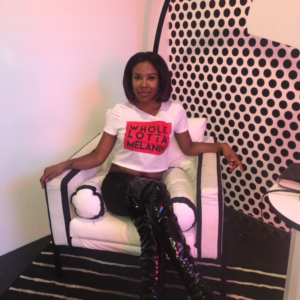 Whole lotta melanin printed crop tee shirt - Picture 3 of 3
